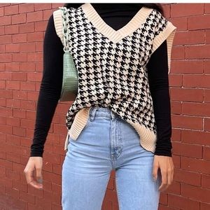Sweater vest houndstooth